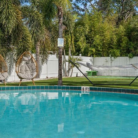 Villa 2B1B Stylish Little House W Shared Pool 511 à Clearwater Extérieur photo
