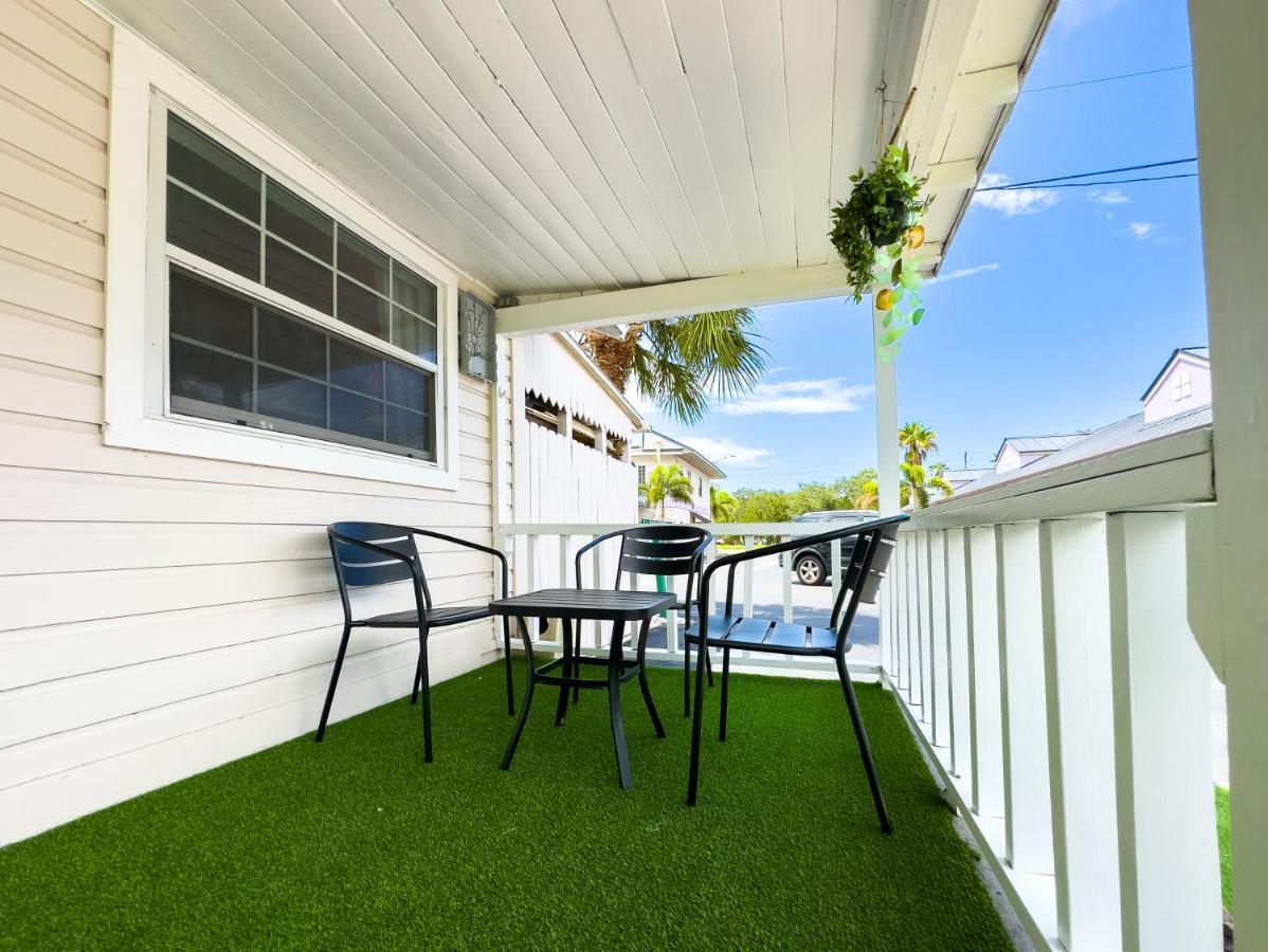 Villa 2B1B Stylish Little House W Shared Pool 511 à Clearwater Extérieur photo